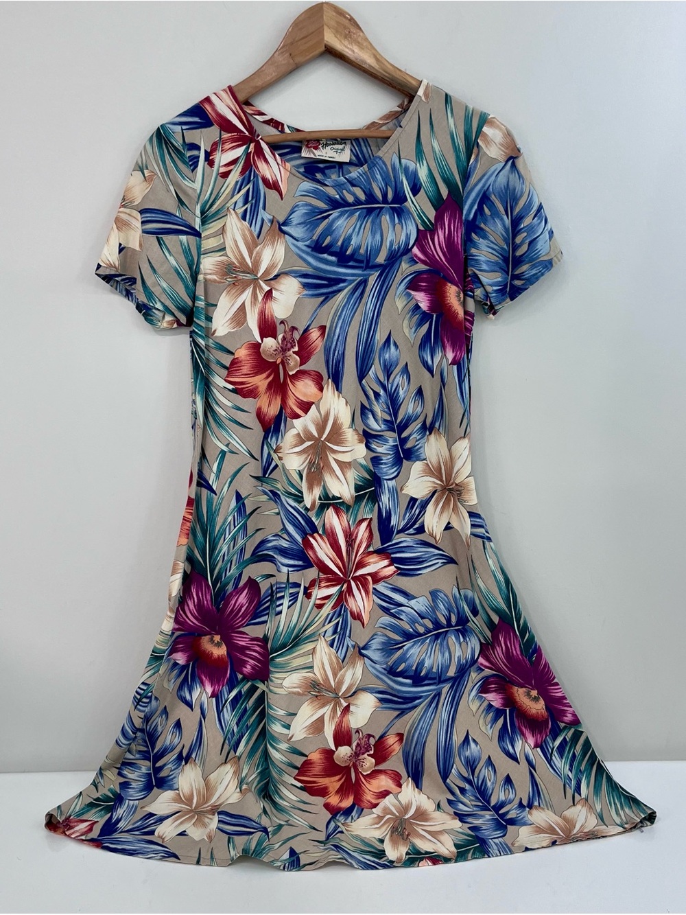 Hilo Hattie Tropical Floral Dress